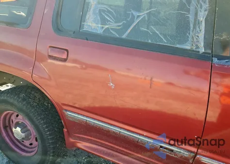 2000 Ford Explorer Xls из США, поврежденный, VIN 1FMZU62X2YZB34018